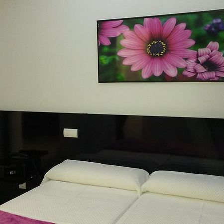 מדריד Hostal Buenos Aires מראה חיצוני תמונה