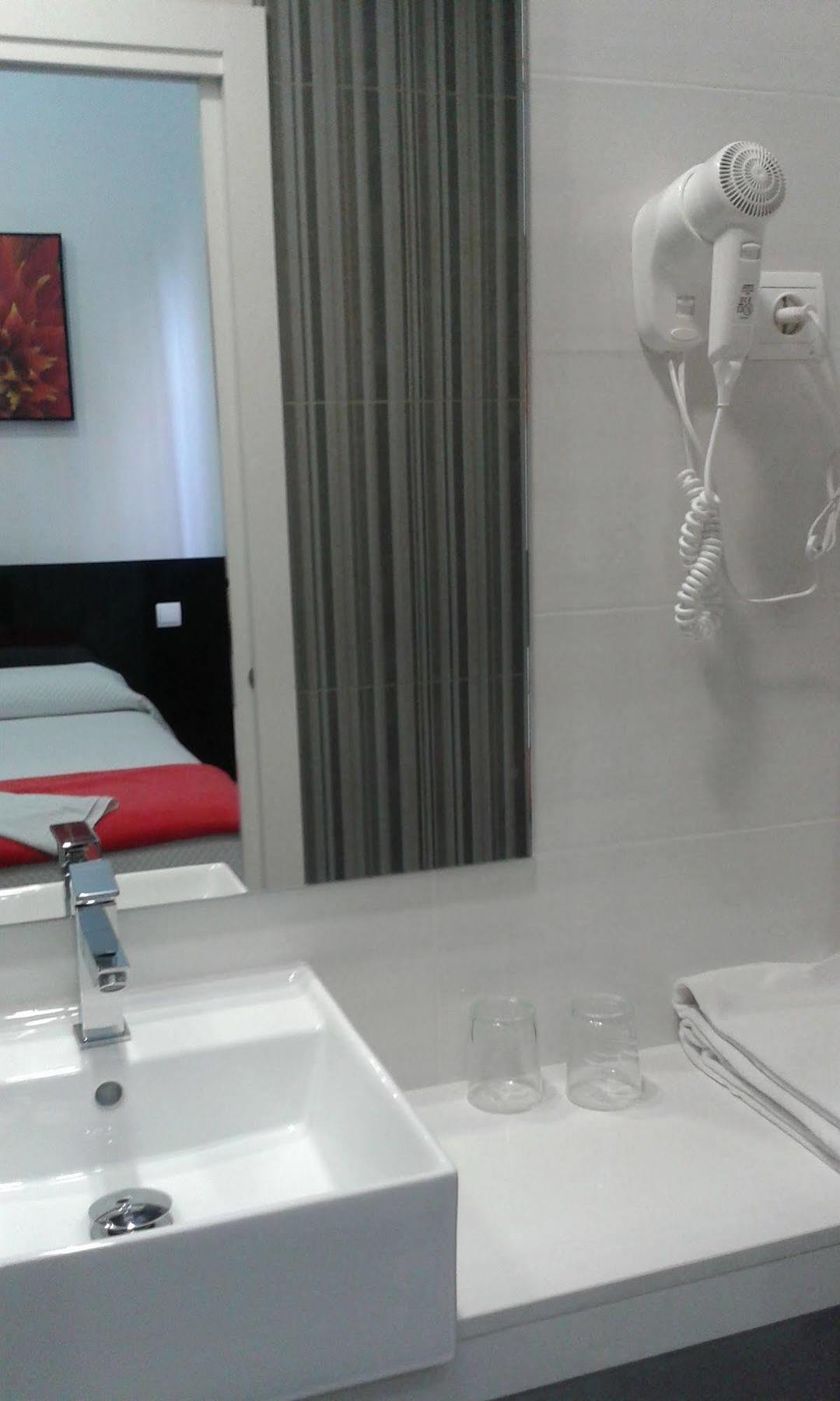 מדריד Hostal Buenos Aires מראה חיצוני תמונה