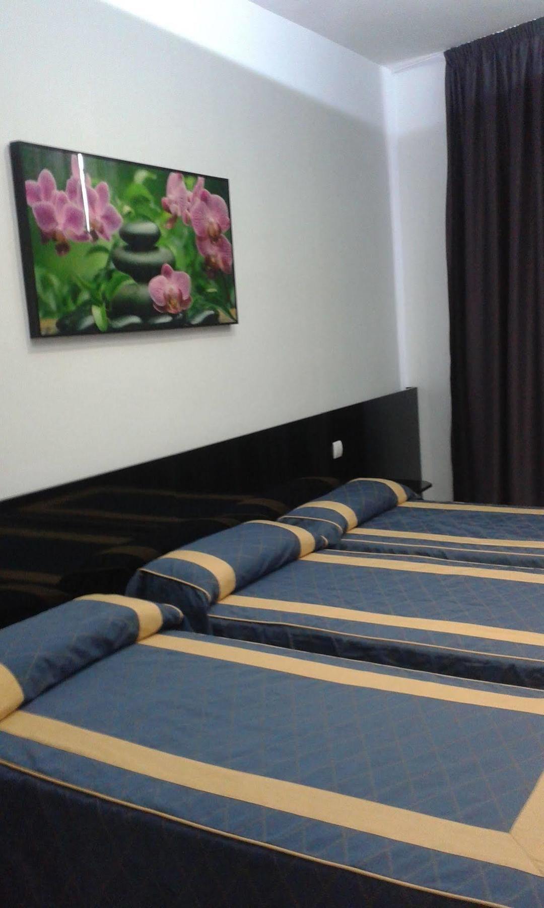 מדריד Hostal Buenos Aires מראה חיצוני תמונה